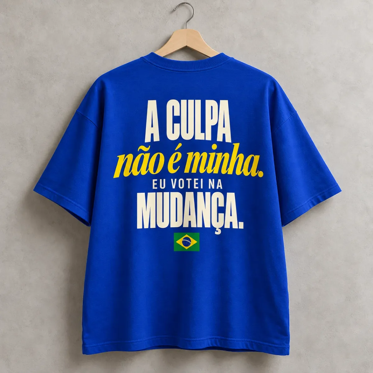 Camiseta oversized A Culpa Não É Minha Azul, frase nas costas, costas