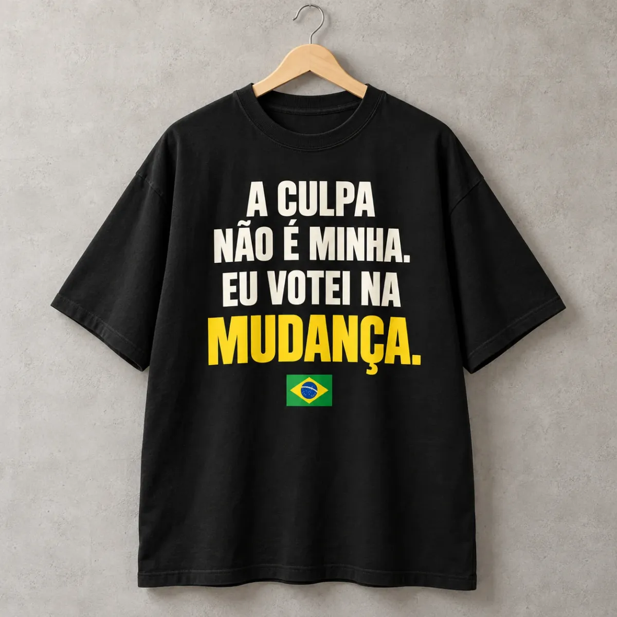 Camiseta oversized A Culpa Não É Minha Preta, frase na frente, frente